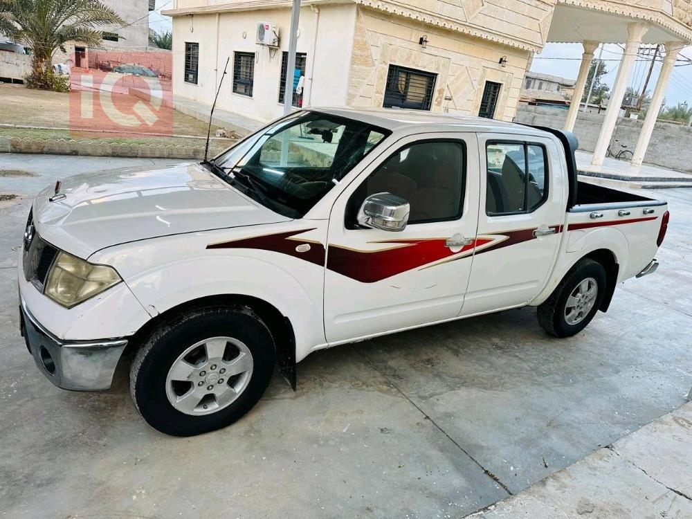 نيسان نافارا